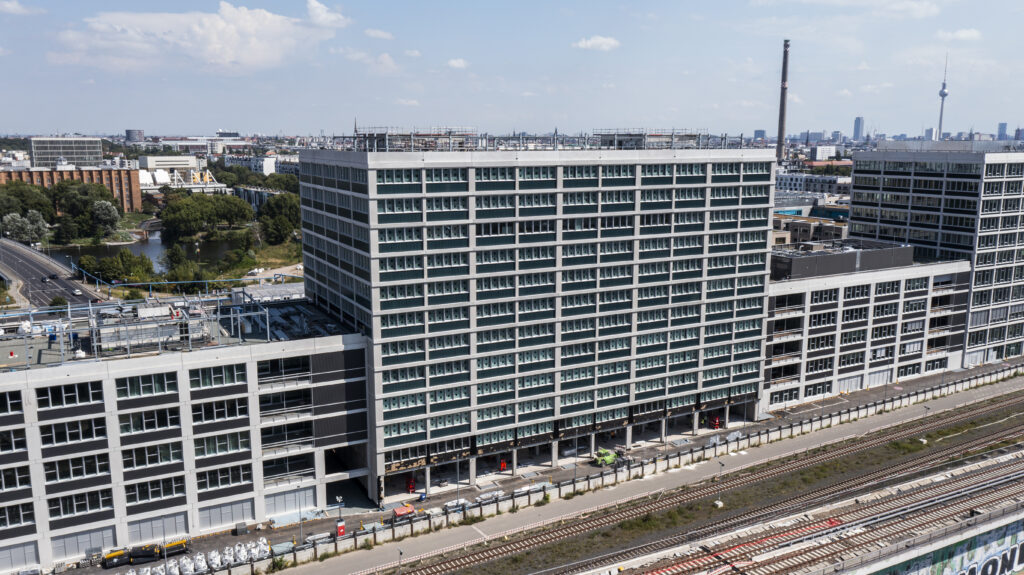 Das Quartier Heidestraße in Berlin von außen aufgenommen.